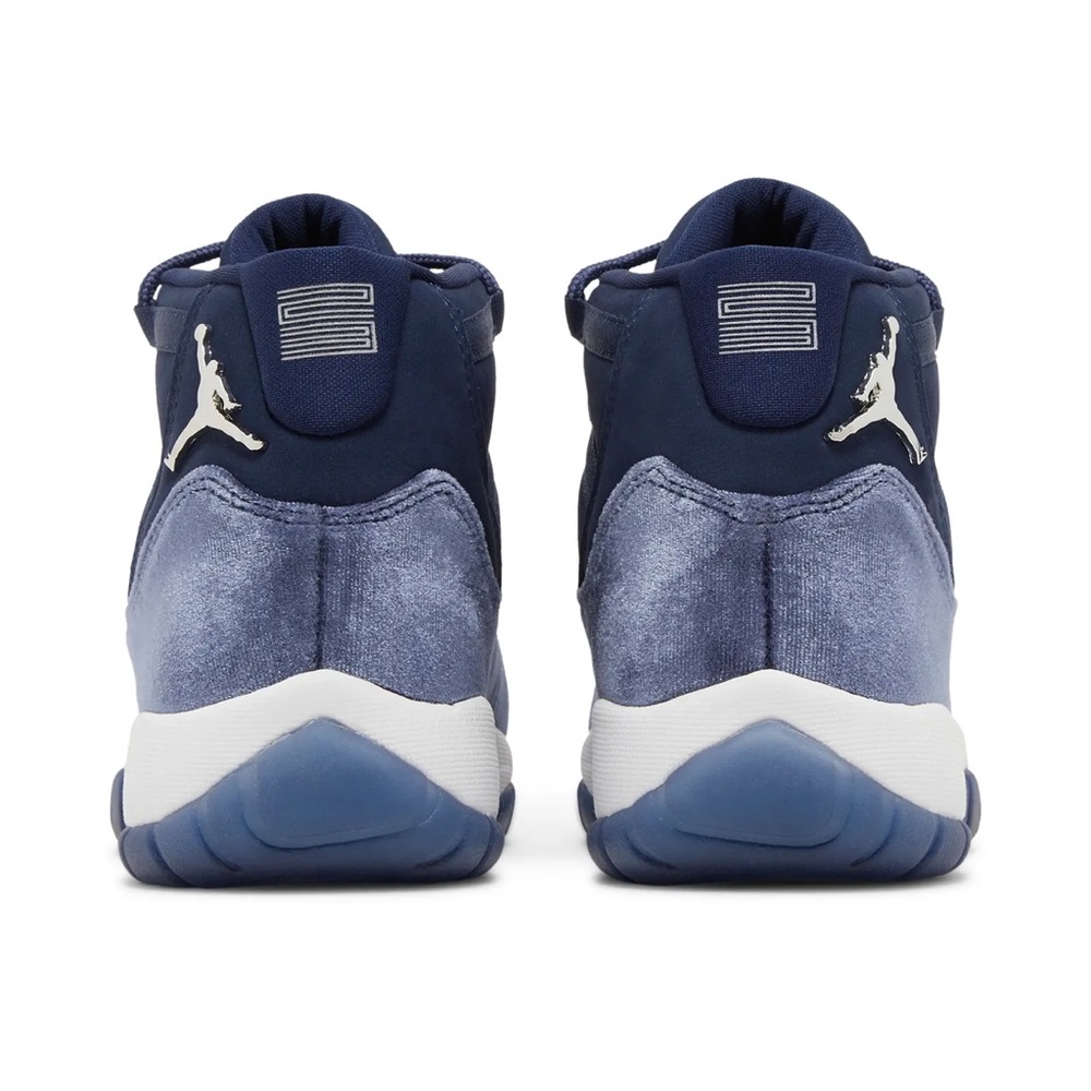 💙 Air Jordan 11 Retro “Midnight Navy Velvet” (W) • Navy Suede/Velvet • Size 9 ⭐️ - Picture 9 of 16